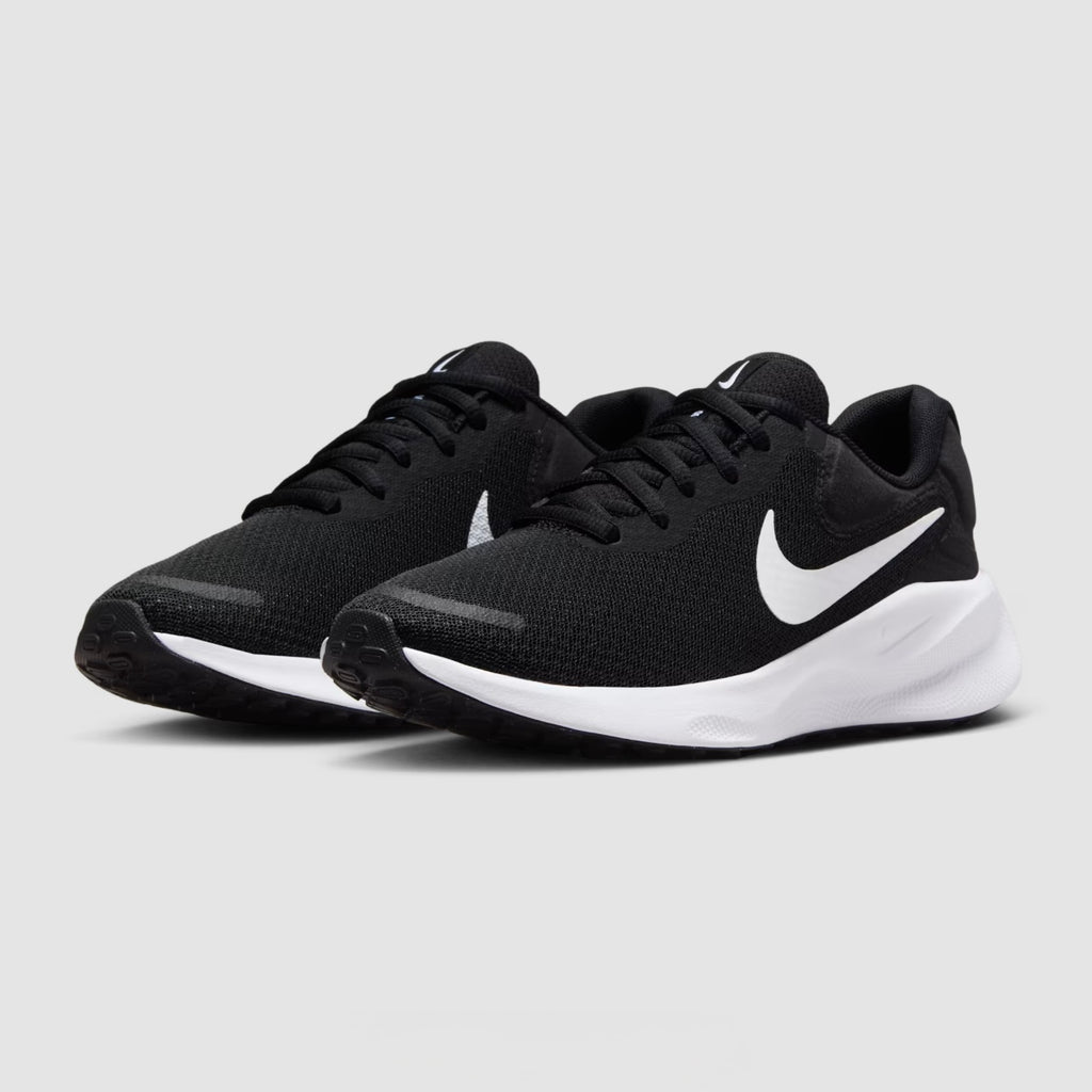 Nike Revolution 7