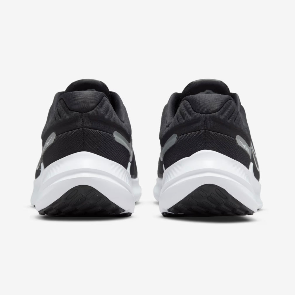 Nike Quest 5
